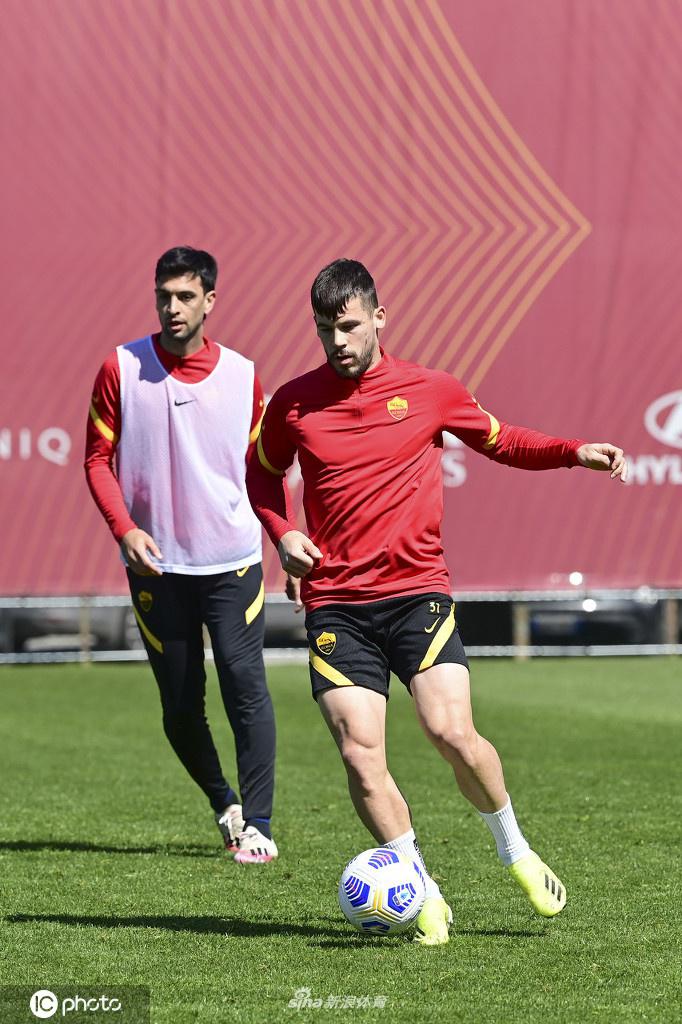 bet365体育团队-意甲球队全队集训备战，团结合作气氛融洽的简单介绍