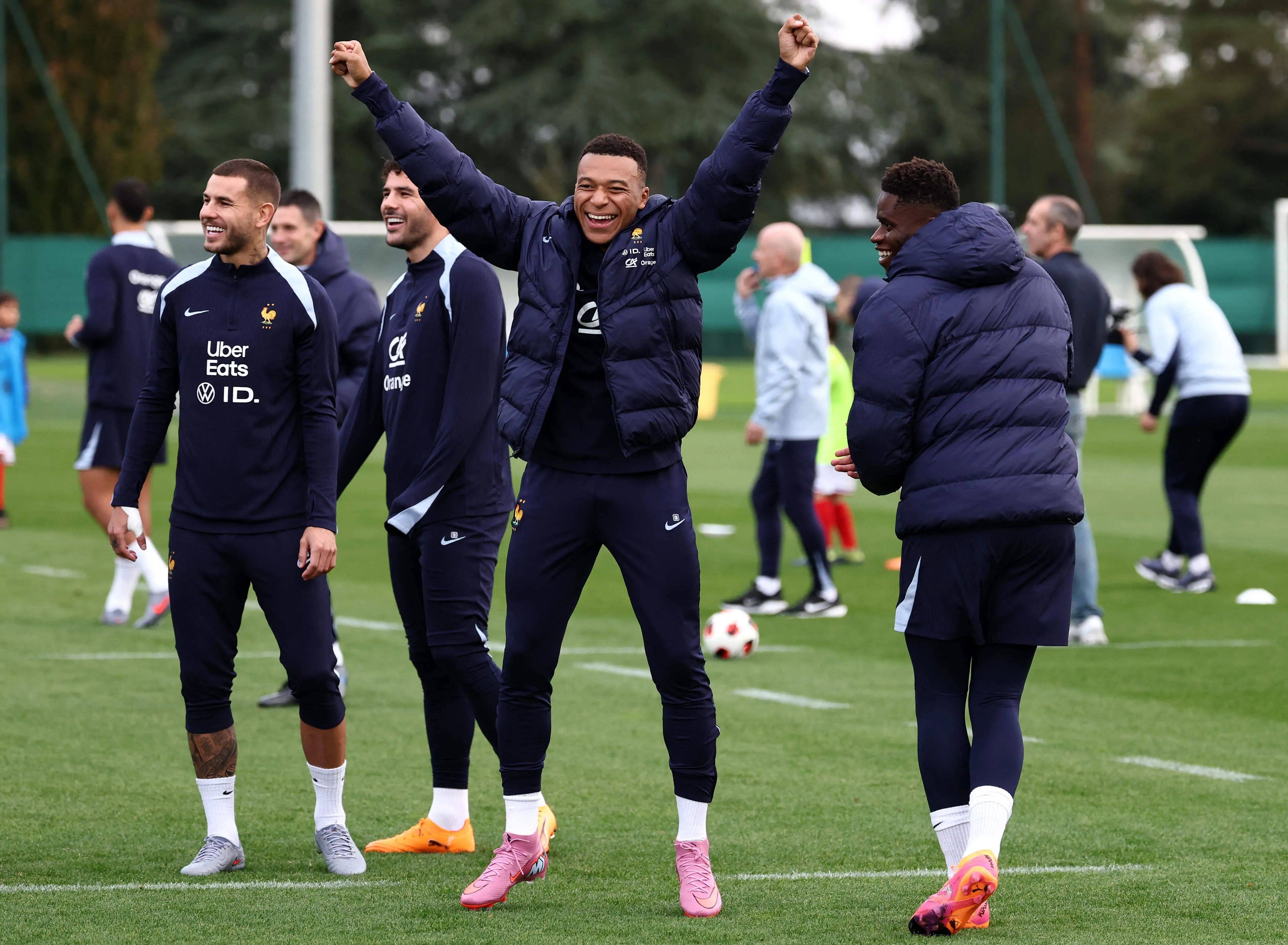 bet365公司-里昂球员争分夺秒，战胜对手在法国甲级联赛中取得成功的简单介绍